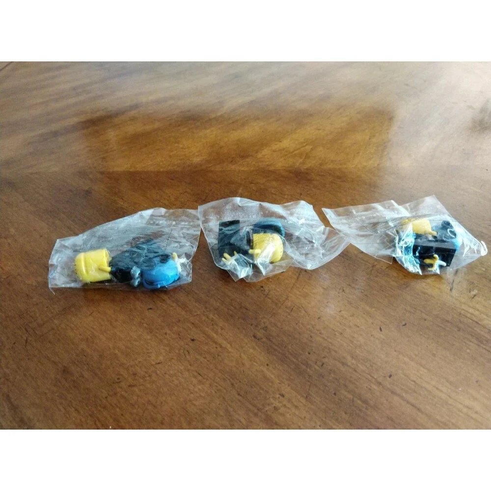 Lot of 3x New Mega Bloks Despicable Me Minifigure Series 1 Banana Minion Figure
